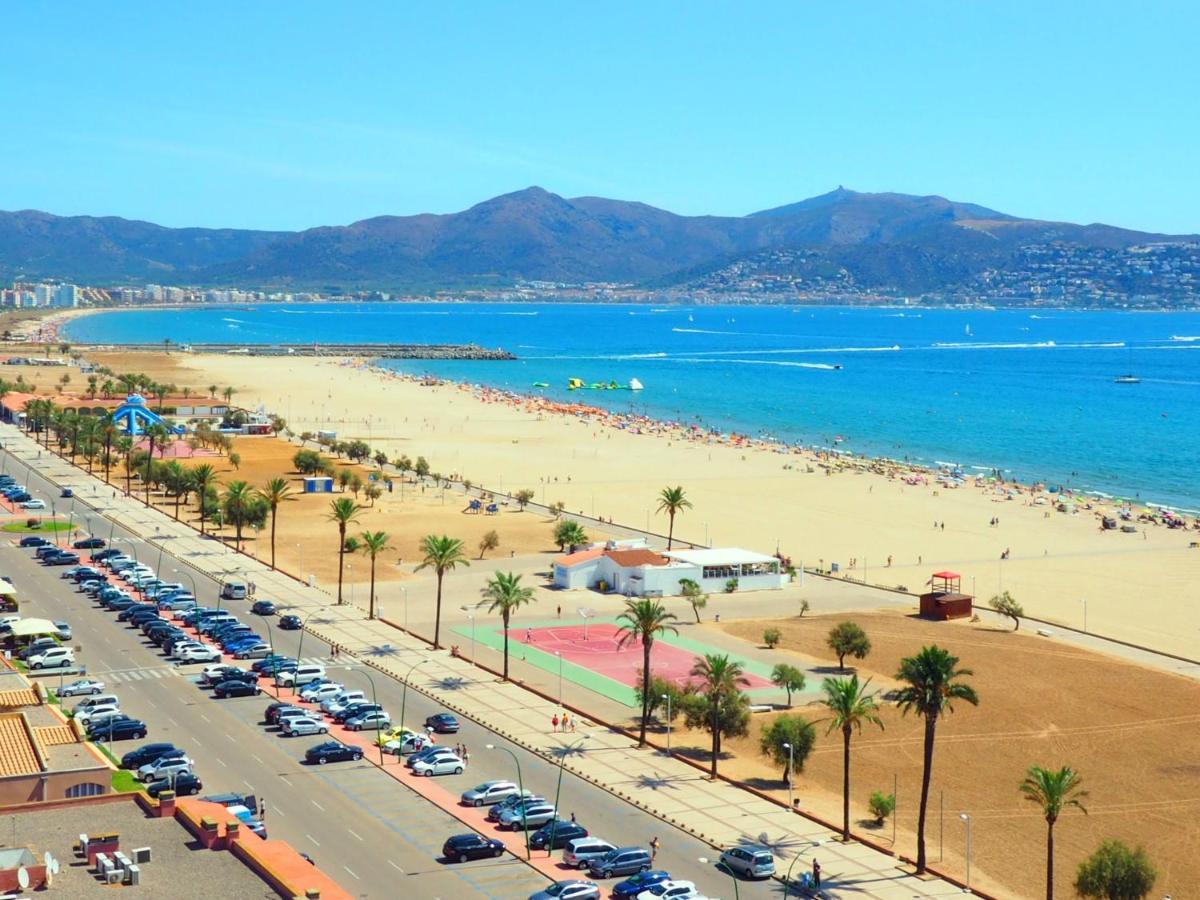 Holiday Home Peni Empuriabrava Bagian luar foto