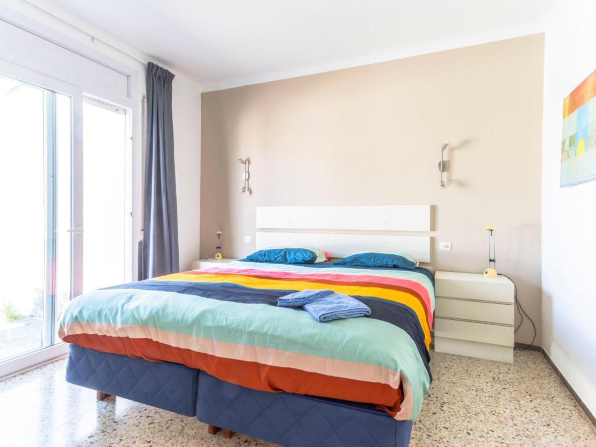 Holiday Home Peni Empuriabrava Bagian luar foto
